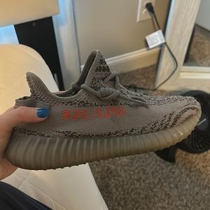 Yeezy 350’s men’s 6.5 or women’s size 8